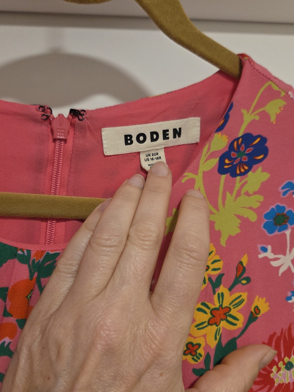 Boden Liv Pleat Detail Midi Dress - Bright Floral Mix - Like New - Picture 4 of 7